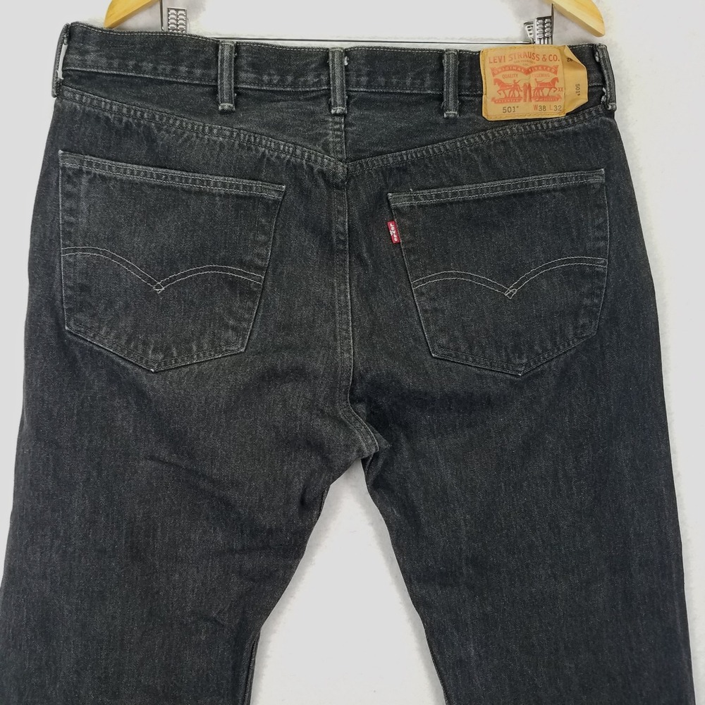 Levi's 501 Jeans Men's Sz 38x32 Black Straight Button Fly Denim Broken In Look